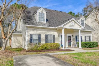 Main picture of 1322 Fenwick Plantation Rd