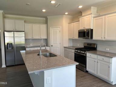 Main picture of 262 Streamliner Blvd