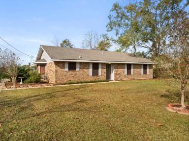 Main picture of 121 P W West Dr