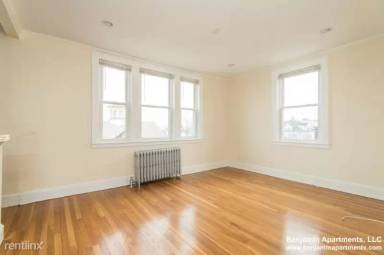 Main picture of 136-38 Highland Ave