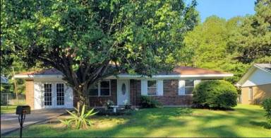 Main picture of 120 Powell Dr