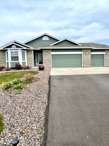 Main picture of 16590 Timber Cove St