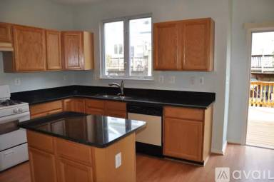 Main picture of 2552 James Madison Cir