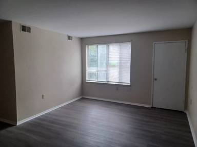 Main picture of 231 Chalmers Court 2D