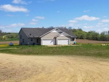 Main picture of N7593 510th St