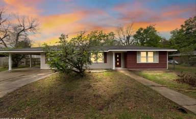 Main picture of 111 Redwood Dr