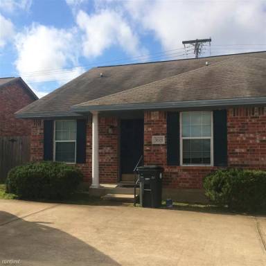 Main picture of 3610 Hollyhock St