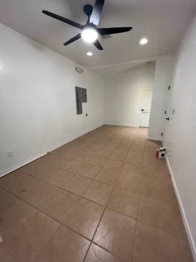 Main picture of 627 W Snowflake Blvd