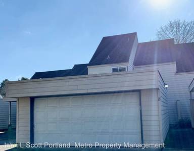 Main picture of 361 NE Village Squire Ave