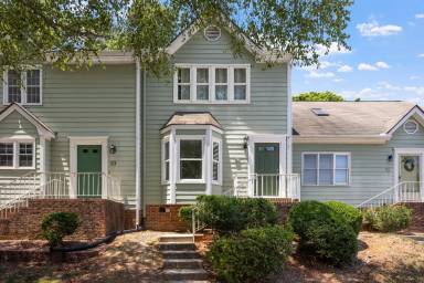 Main picture of 516 Caprice Ct