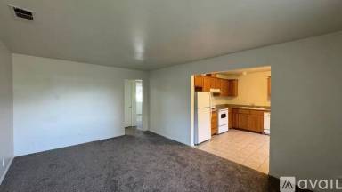 Main picture of 620 W Putnam Ave