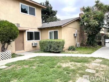 Main picture of 4584 Bandera St