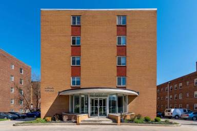 Main picture of 12050 Lake Ave