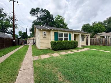 Main picture of 2806 Harris Blvd