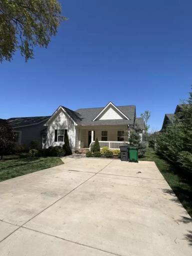 Main picture of 2416 Rebecca Ave