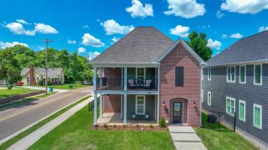 Main picture of 267 W Deaderick St