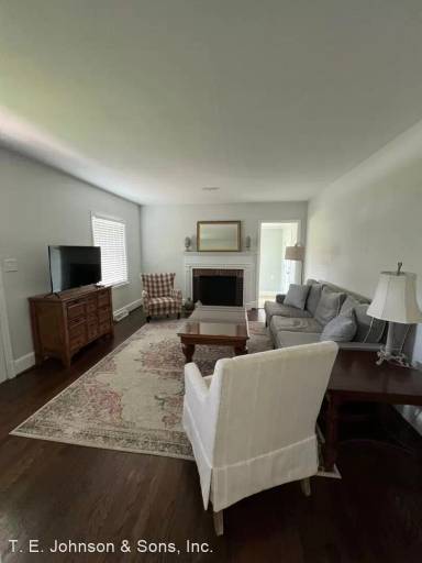 Main picture of 517 W Mountain St