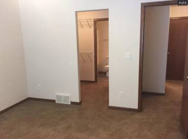 Main picture of 922 31st Ave W