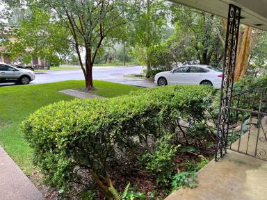 Main picture of 825 Ingleside Ave