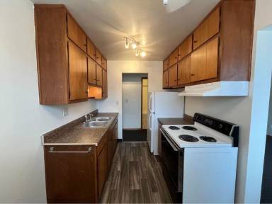 Main picture of 1310 Maryland Ave E