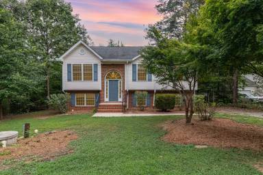 Main picture of 223 Estate Dr