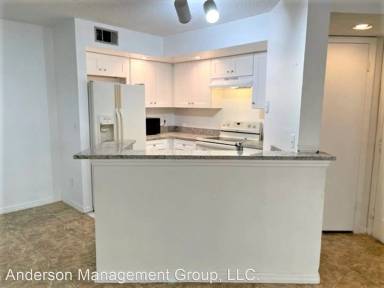 Main picture of 4642 Commander Dr