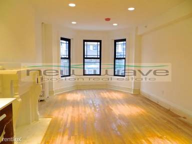 Main picture of 270 Newbury St