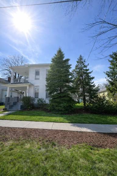 Main picture of 836 E 156th St