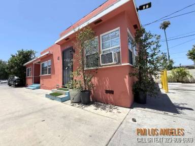 Main picture of 6914 1/2 S Main St