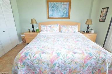 Main picture of South Seas Tower Condo