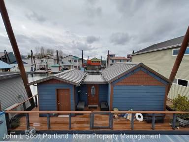 Main picture of 18525 NE Marine Dr