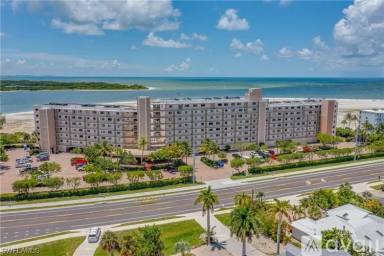 Main picture of Castle Beach
