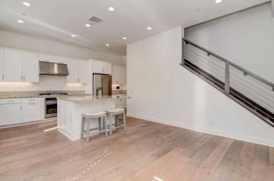 Main picture of 651 Breakaway Ln