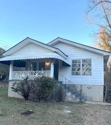 Main picture of 601 Piper Ave