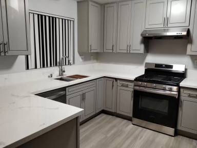 Main picture of 729 E Grand Ave