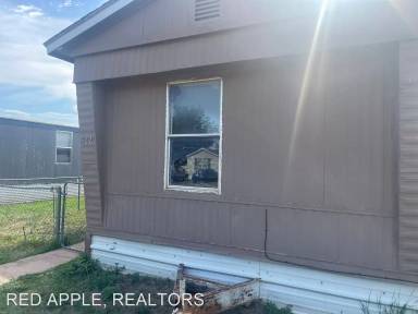 Main picture of 502 Chapel Hill Rd
