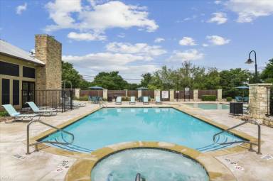 Main picture of 11806 N Lamar Blvd