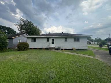 Main picture of 5985 Smith St