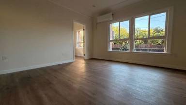 Main picture of 5503 Romaine St