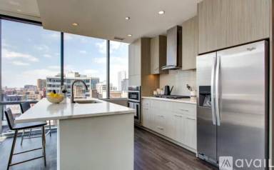 Main picture of 629 N Wells St