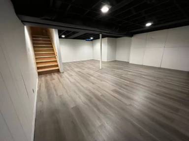 Main picture of 5720 N Lydell Ave