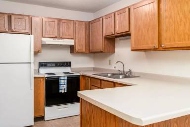 Main picture of 8263 Fillmore St NE