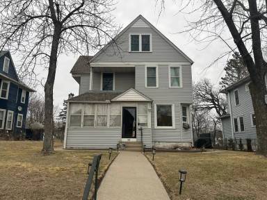 Main picture of 944 Cromwell Ave