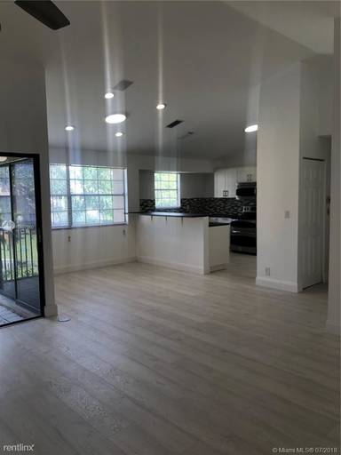 Main picture of 1627 Cypress Pointe Dr