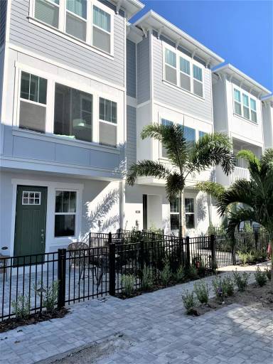 Main picture of 206 S Tampania Ave