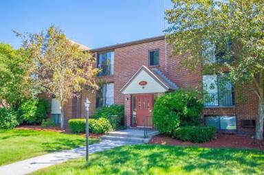 Main picture of 36L English Village Road - 101