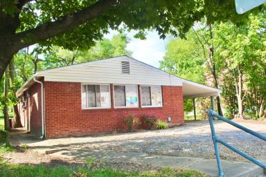 Main picture of 825 S High St