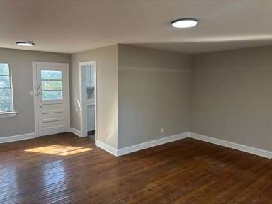 Main picture of 715 S 3rd St