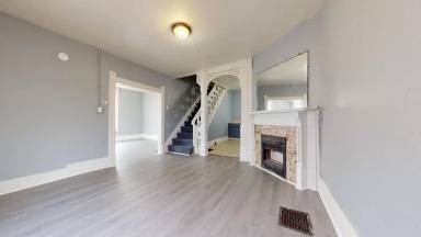 Main picture of 101 W Luther Pl