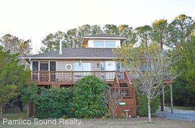 Main picture of 1005 Pirates Cove Cir